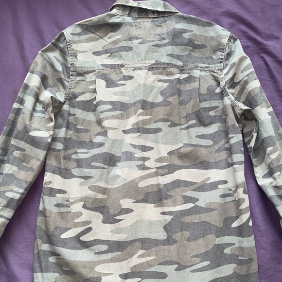 Forever 21 Camouflage Button Up Long Sleeve Top - Picture 6 of 6